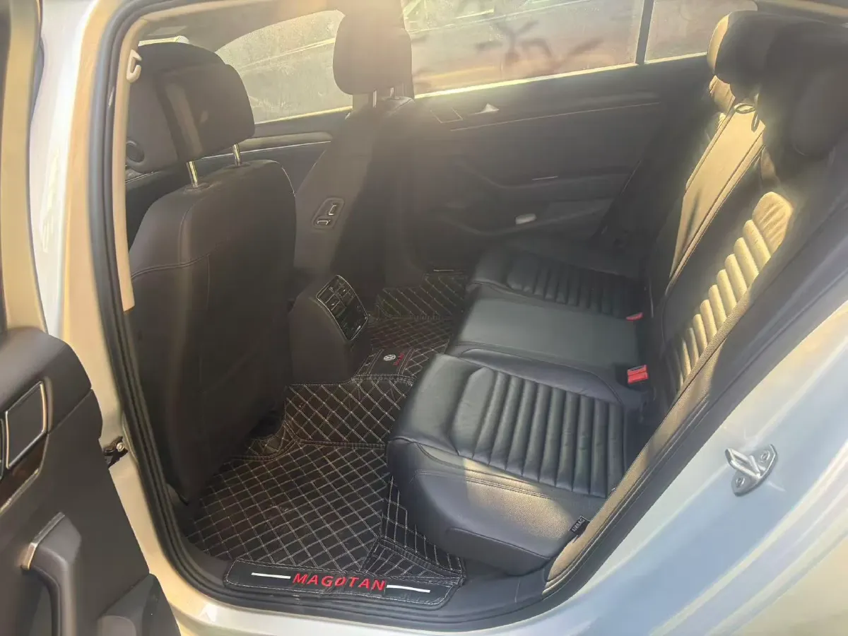2018 Volkswagen Magotan 2.0T 220HP L4 7DCT,autocango,china used car exporter,china ev exporter,chinese used car exporter,chinese used ev exporter