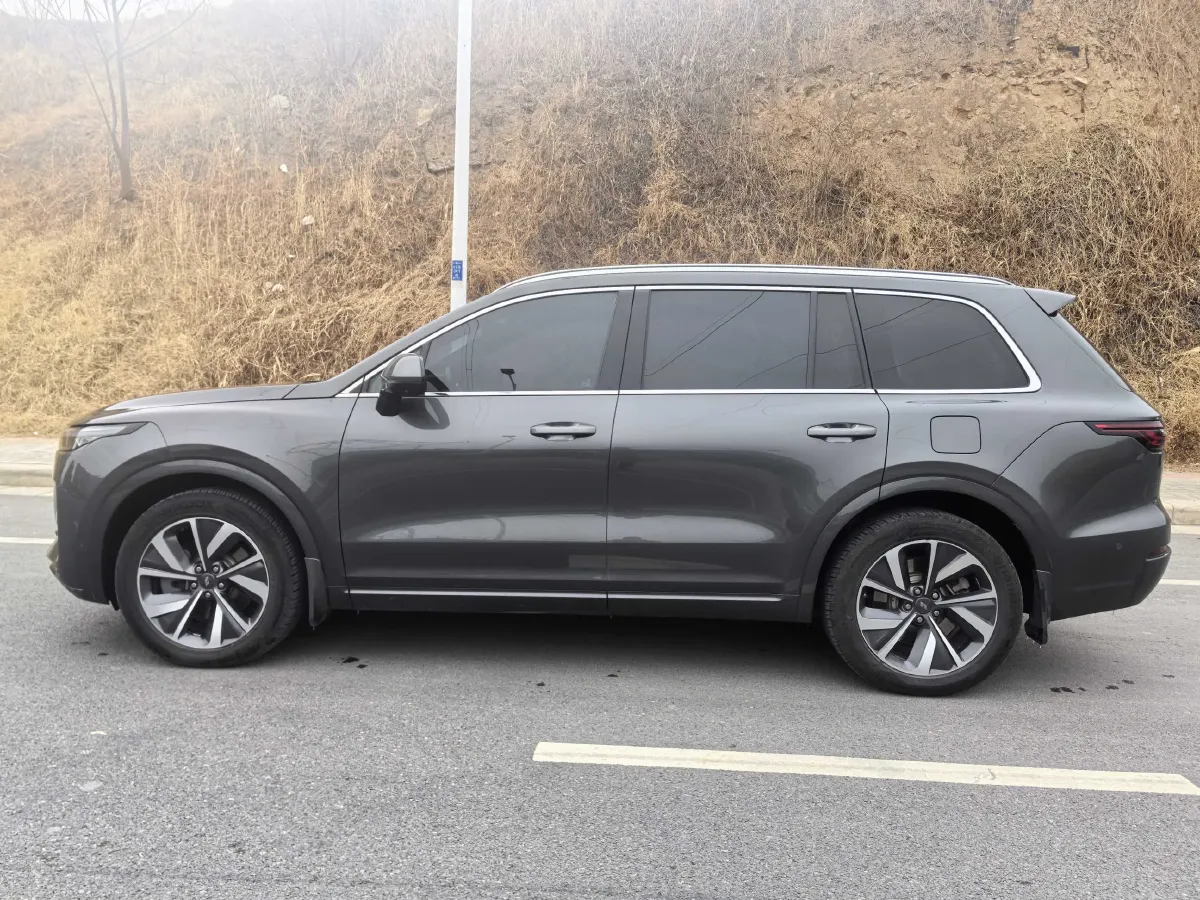 2021 Li ONE Range Extended 131HP REEV 40.5KWH,autocango,china used car exporter,china ev exporter,chinese used car exporter,chinese used ev exporter