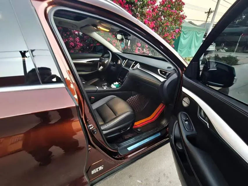 2018 Jeep Grand Commander 2.0T 265HP L4 9AT,autocango,china used car exporter,china ev exporter,chinese used car exporter,chinese used ev exporter