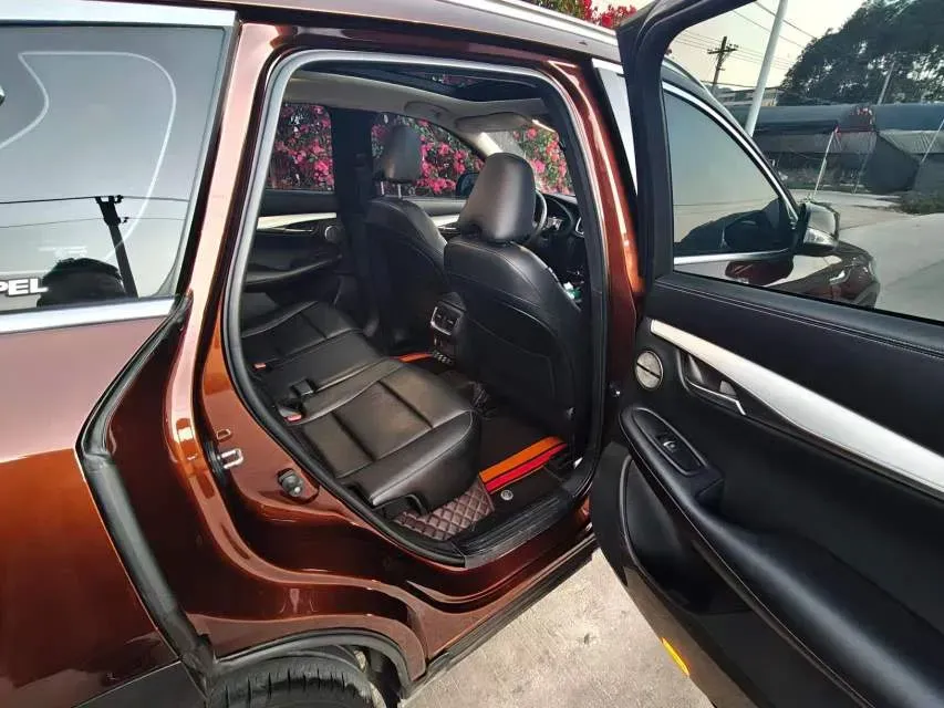 2018 Jeep Grand Commander 2.0T 265HP L4 9AT,autocango,china used car exporter,china ev exporter,chinese used car exporter,chinese used ev exporter