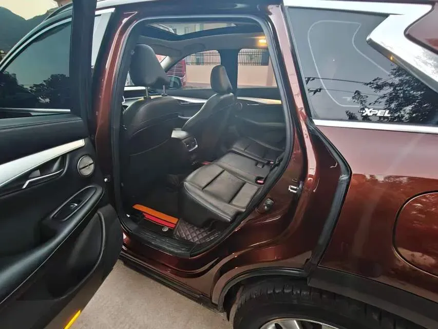 2018 Jeep Grand Commander 2.0T 265HP L4 9AT,autocango,china used car exporter,china ev exporter,chinese used car exporter,chinese used ev exporter