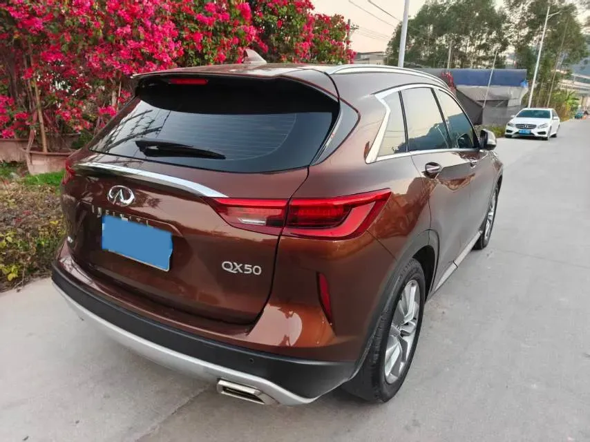 2018 Jeep Grand Commander 2.0T 265HP L4 9AT,autocango,china used car exporter,china ev exporter,chinese used car exporter,chinese used ev exporter
