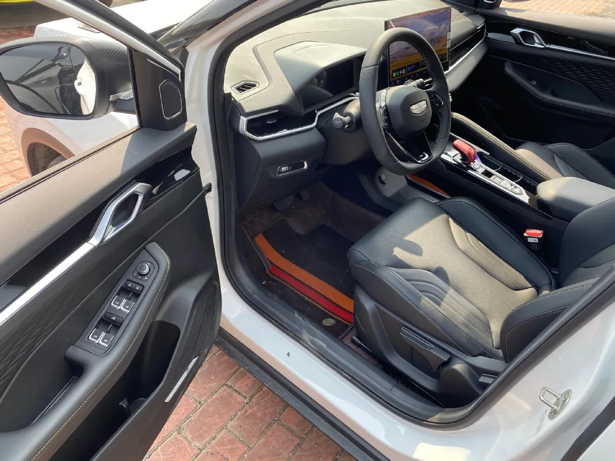 2025 Geely Coolray 1.5T 181HP L4 7DCT,autocango,china used car exporter,china ev exporter,chinese used car exporter,chinese used ev exporter