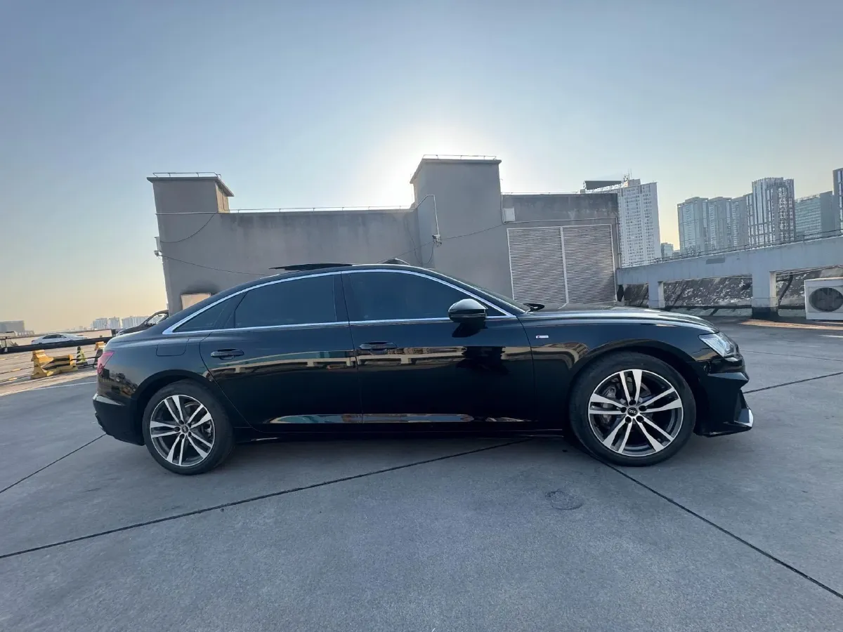 2023 Audi A6L 2.0T 190HP L4 7DCT,autocango,china used car exporter,china ev exporter,chinese used car exporter,chinese used ev exporter