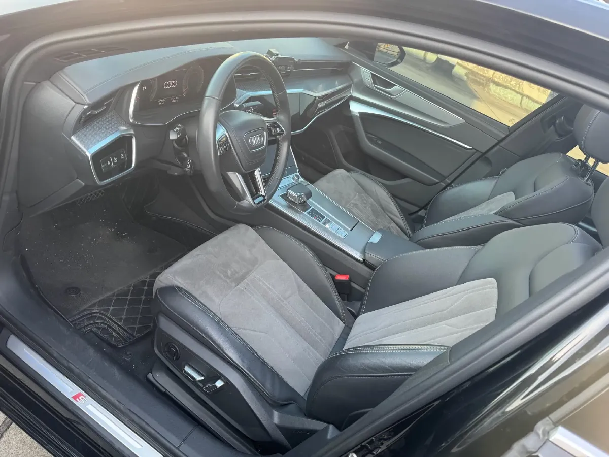 2023 Audi A6L 2.0T 190HP L4 7DCT,autocango,china used car exporter,china ev exporter,chinese used car exporter,chinese used ev exporter