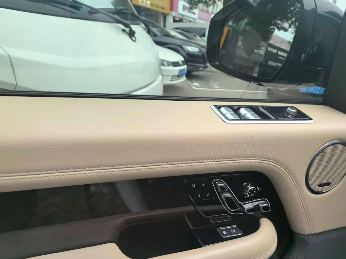 2022 Land Rover Range Rover 3.0T 400HP L6 8AT,autocango,china used car exporter,china ev exporter,chinese used car exporter,chinese used ev exporter