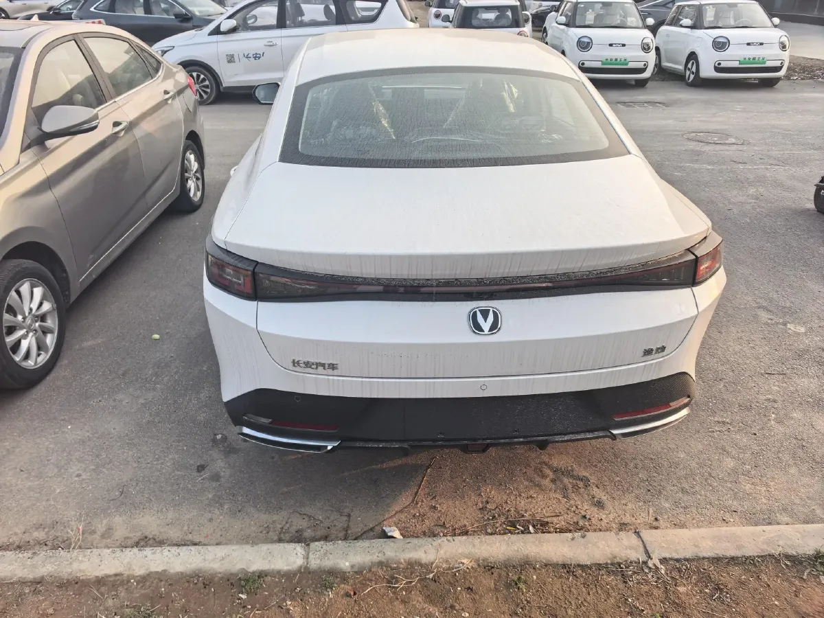 2025 ChangAn Eado 1.5T 192HP L4 7DCT,autocango,china used car exporter,china ev exporter,chinese used car exporter,chinese used ev exporter