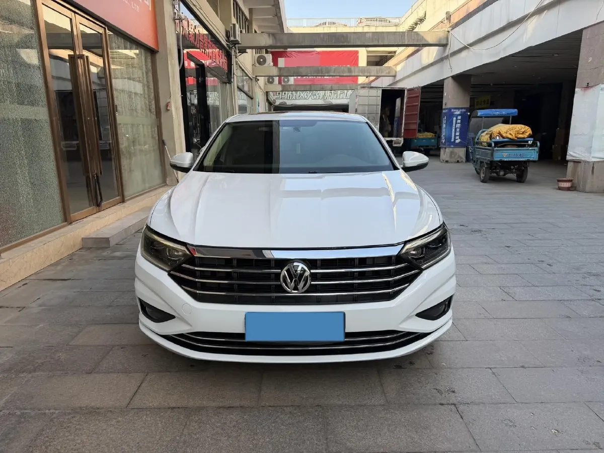 2019 Jeep Renegade 1.3T 173HP L4 7DCT,autocango,china used car exporter,china ev exporter,chinese used car exporter,chinese used ev exporter