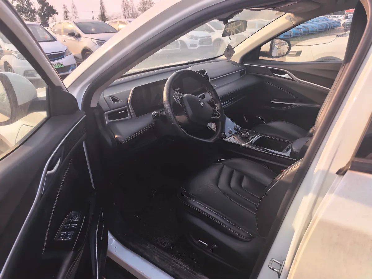 2022 Venucia Grand V 1.5T 190HP L4 7DCT,autocango,china used car exporter,china ev exporter,chinese used car exporter,chinese used ev exporter