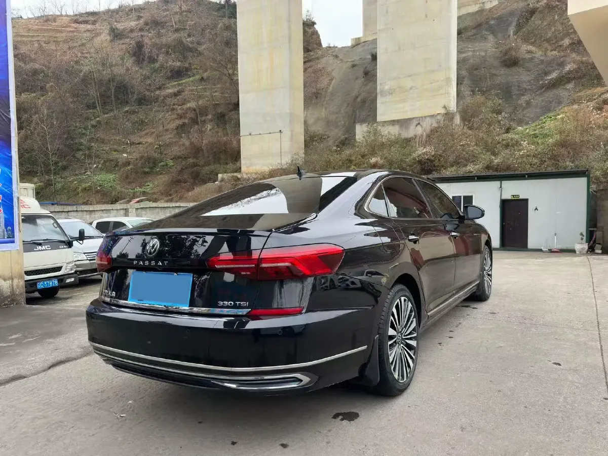 2021 Volkswagen Passat 2.0T 186HP L4 7DCT,autocango,china used car exporter,china ev exporter,chinese used car exporter,chinese used ev exporter
