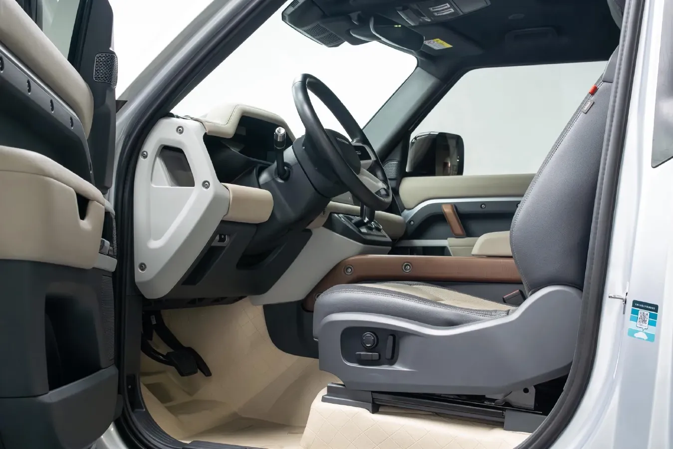 2021 Land Rover Defender 3.0T 400HP L6 8AT,autocango,china used car exporter,china ev exporter,chinese used car exporter,chinese used ev exporter