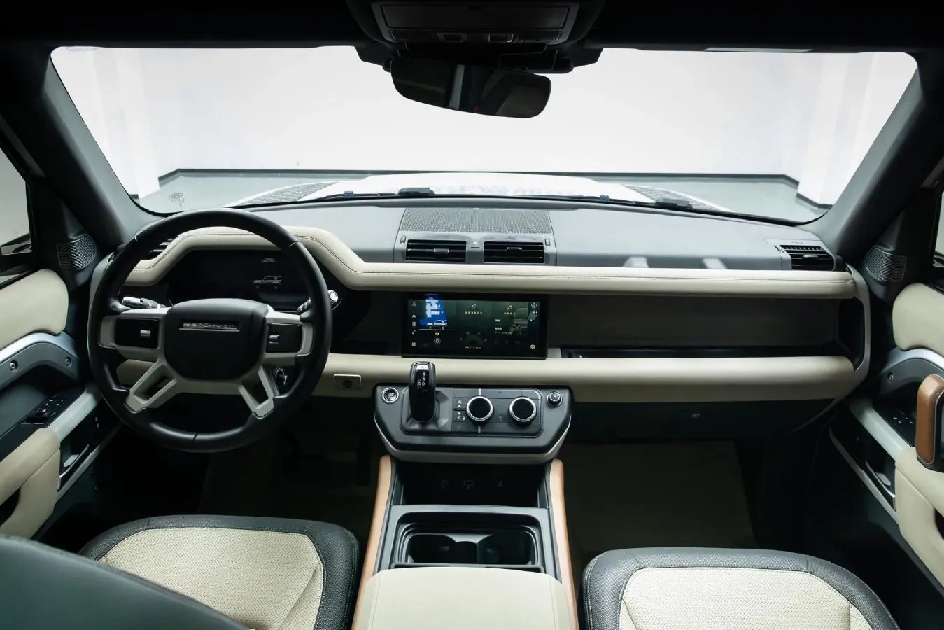 2021 Land Rover Defender 3.0T 400HP L6 8AT,autocango,china used car exporter,china ev exporter,chinese used car exporter,chinese used ev exporter