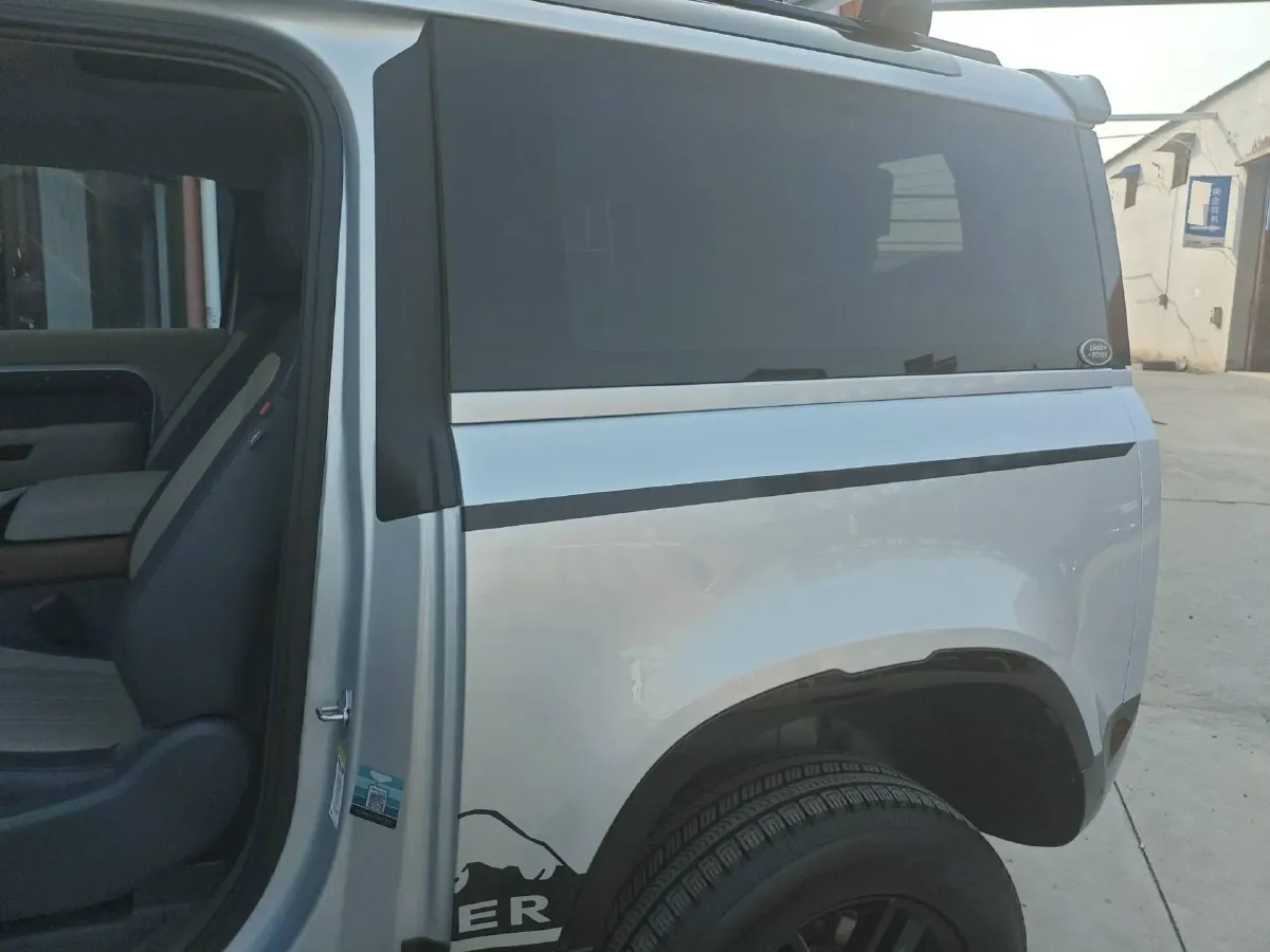 2021 Land Rover Defender 3.0T 400HP L6 8AT,autocango,china used car exporter,china ev exporter,chinese used car exporter,chinese used ev exporter