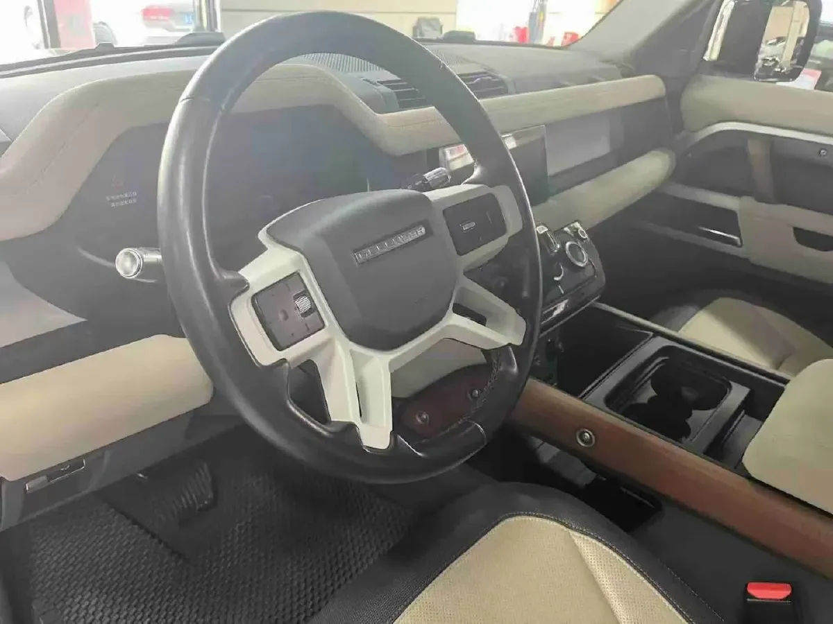2021 Land Rover Defender 3.0T 400HP L6 8AT,autocango,china used car exporter,china ev exporter,chinese used car exporter,chinese used ev exporter