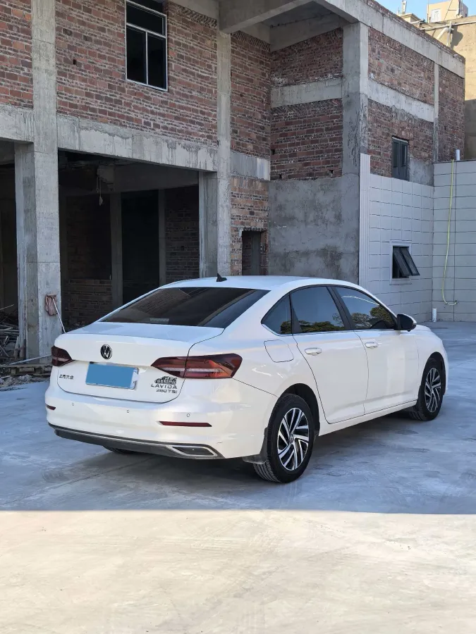 2022 Bestune B70 2.0T 224HP L4 6AT,autocango,china used car exporter,china ev exporter,chinese used car exporter,chinese used ev exporter