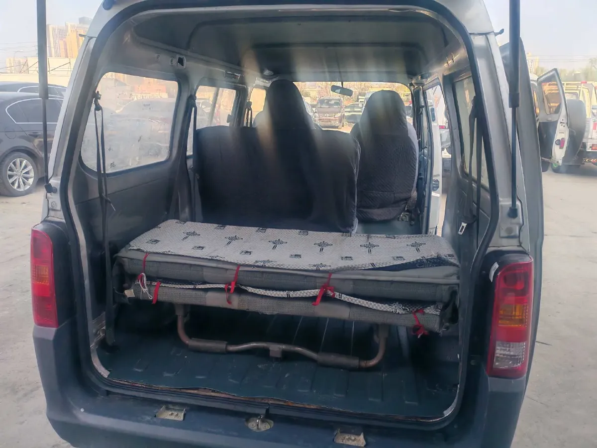 2015 WuLing ZhiGuang 1.2L 82HP L4 5MT,autocango,china used car exporter,china ev exporter,chinese used car exporter,chinese used ev exporter