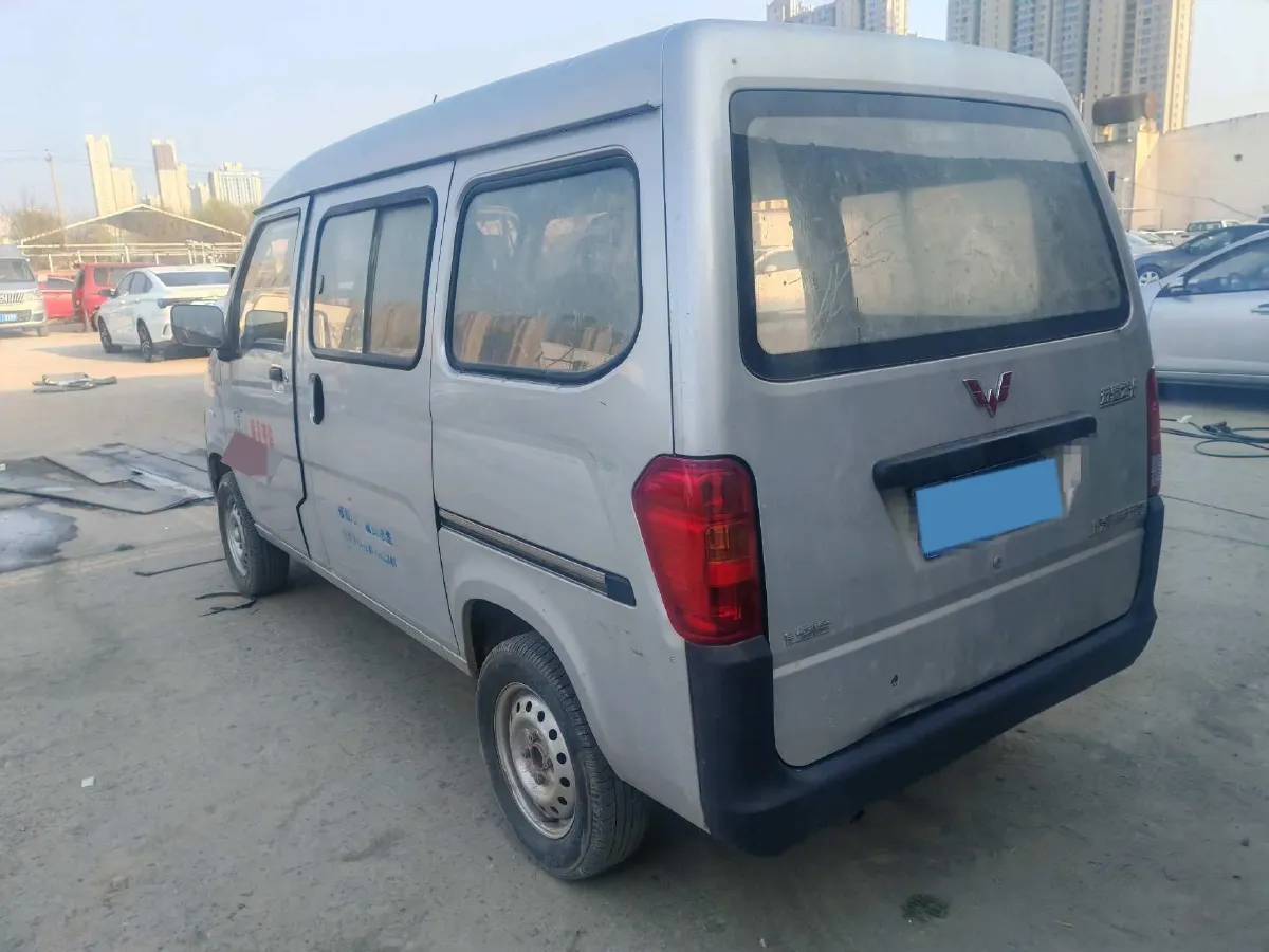 2015 WuLing ZhiGuang 1.2L 82HP L4 5MT,autocango,china used car exporter,china ev exporter,chinese used car exporter,chinese used ev exporter