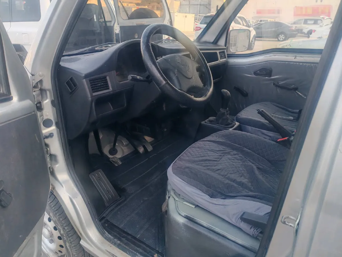 2015 WuLing ZhiGuang 1.2L 82HP L4 5MT,autocango,china used car exporter,china ev exporter,chinese used car exporter,chinese used ev exporter