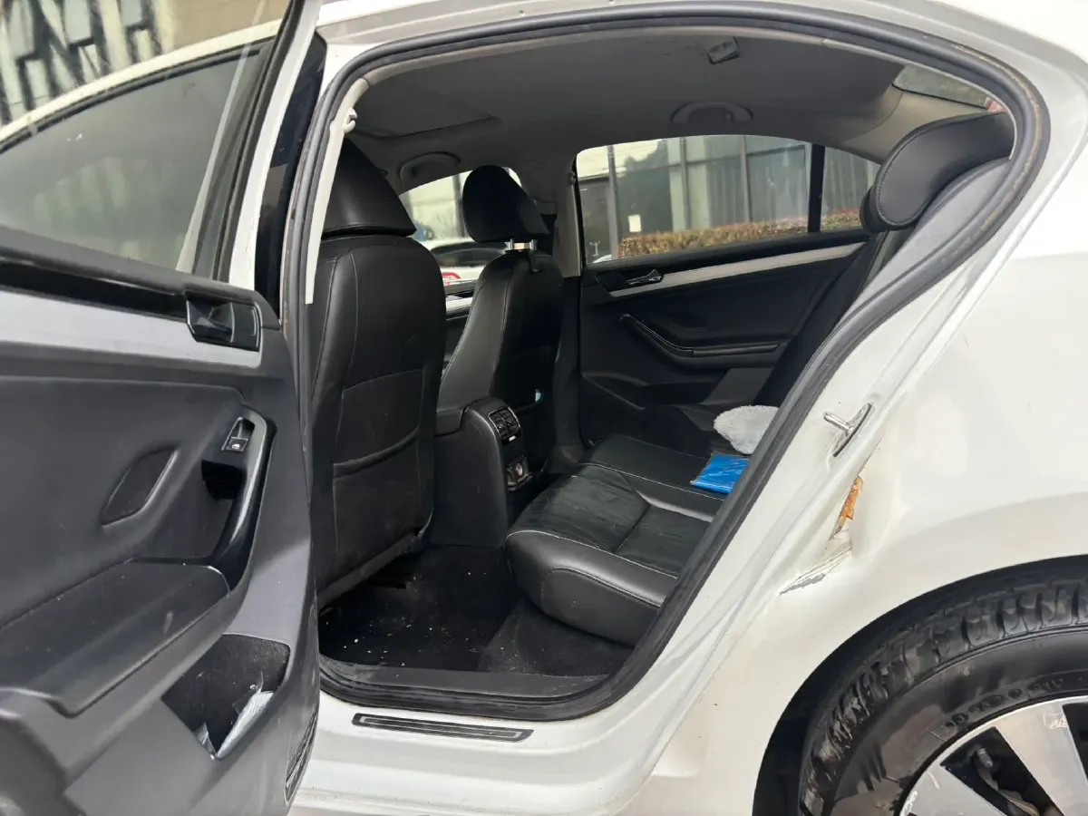 2018 KingLong KaiTe 2.3T 110HP L4 5MT,autocango,china used car exporter,china ev exporter,chinese used car exporter,chinese used ev exporter