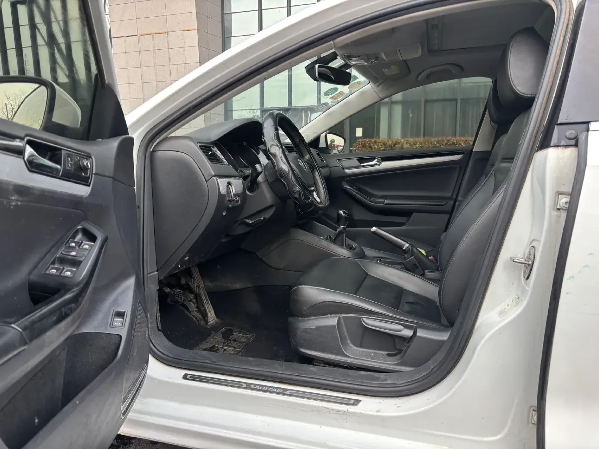 2018 KingLong KaiTe 2.3T 110HP L4 5MT,autocango,china used car exporter,china ev exporter,chinese used car exporter,chinese used ev exporter