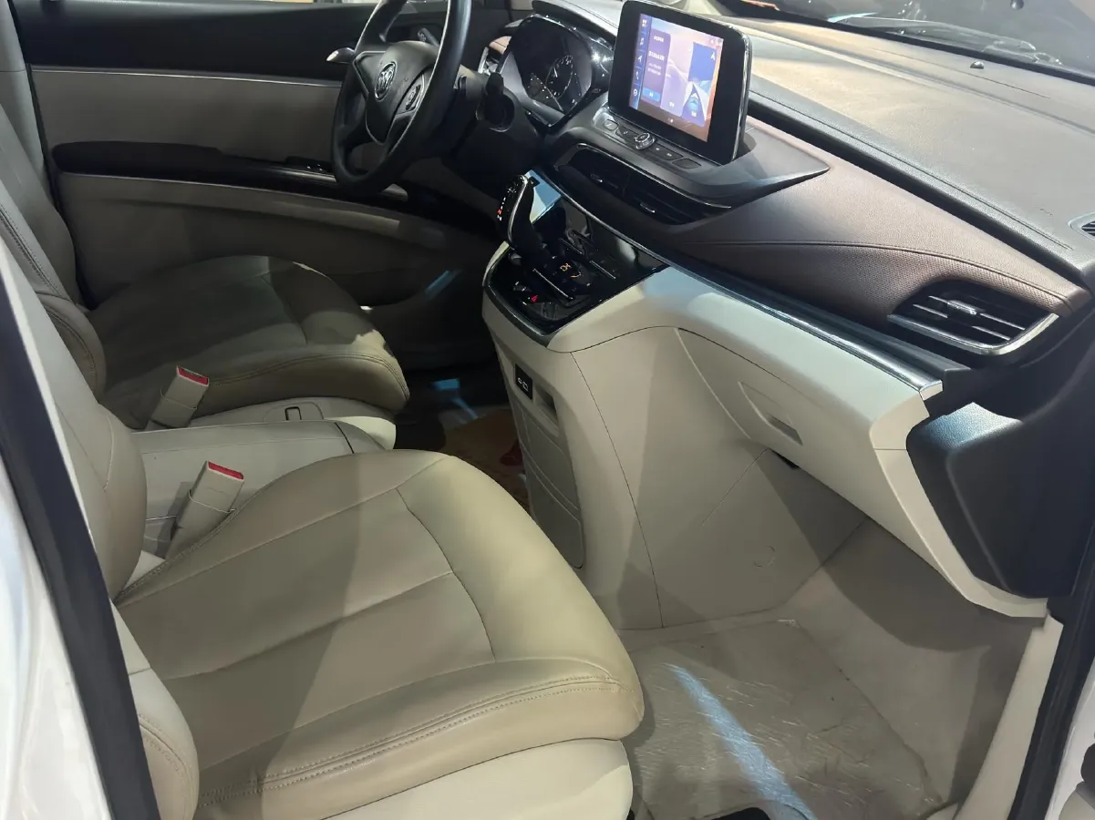 2022 Buick GL8 2.0T 237HP L4 9AT,autocango,china used car exporter,china ev exporter,chinese used car exporter,chinese used ev exporter