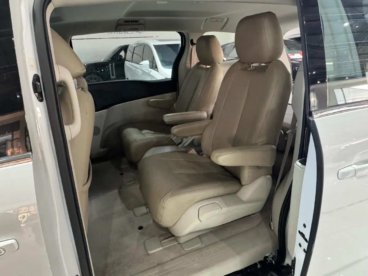 2022 Buick GL8 2.0T 237HP L4 9AT,autocango,china used car exporter,china ev exporter,chinese used car exporter,chinese used ev exporter