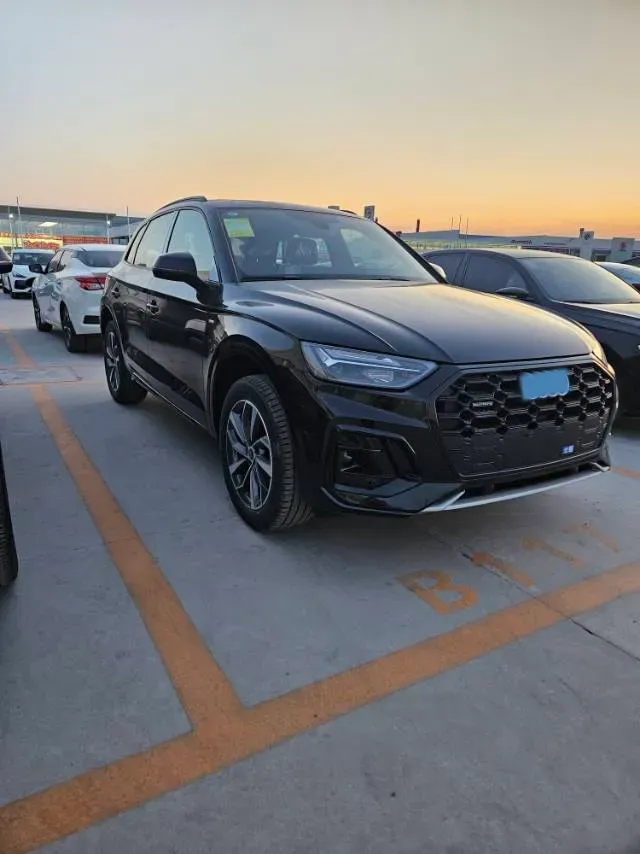 2026 Audi Q5L 2.0T 190HP L4 7DCT,autocango,china used car exporter,china ev exporter,chinese used car exporter,chinese used ev exporter