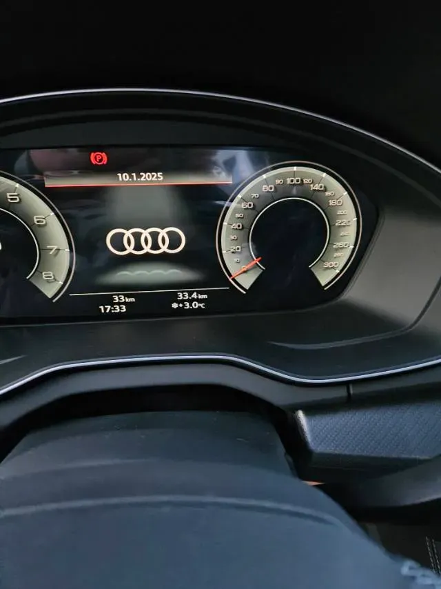 2026 Audi Q5L 2.0T 190HP L4 7DCT,autocango,china used car exporter,china ev exporter,chinese used car exporter,chinese used ev exporter