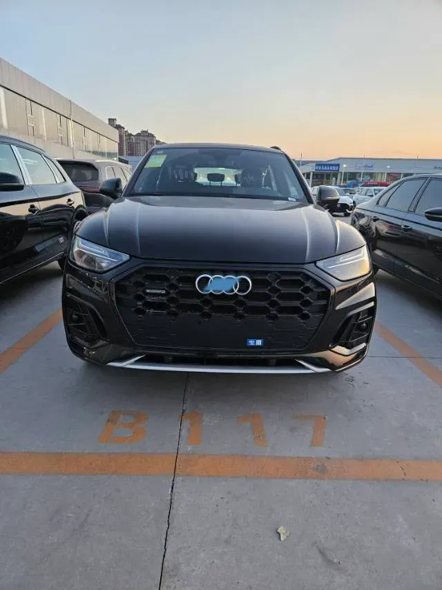 2026 Audi Q5L 2.0T 190HP L4 7DCT,autocango,china used car exporter,china ev exporter,chinese used car exporter,chinese used ev exporter