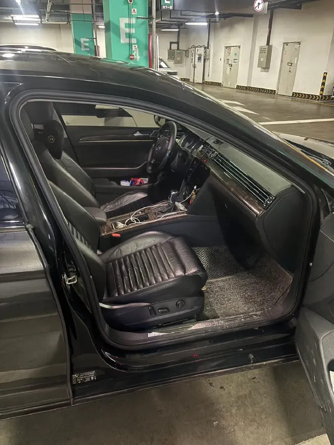 2019 Volkswagen Magotan 2.0T 186HP L4 7DCT,autocango,china used car exporter,china ev exporter,chinese used car exporter,chinese used ev exporter