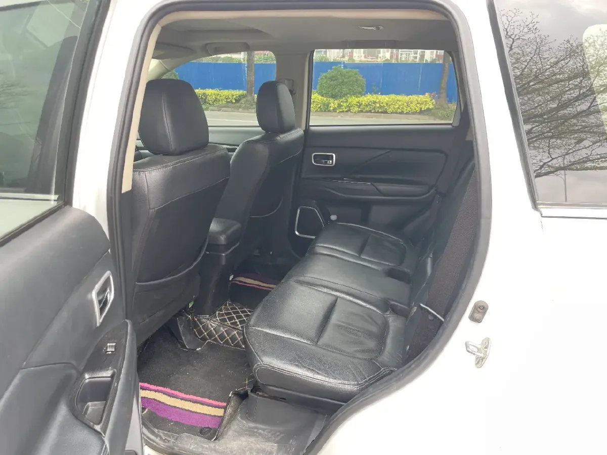 2018 Mitsubishi Outlander 2.4L 192HP L4 CVT,autocango,china used car exporter,china ev exporter,chinese used car exporter,chinese used ev exporter