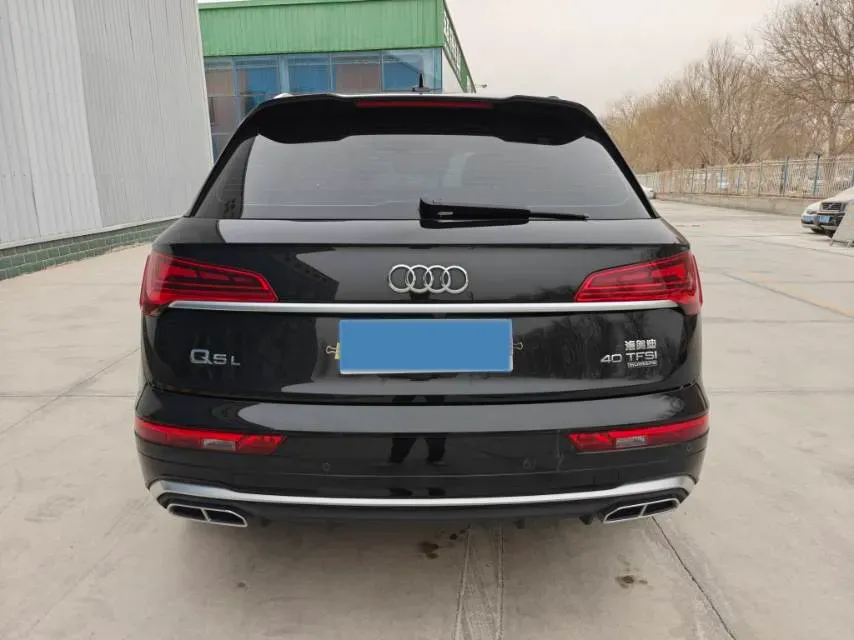 2022 Audi Q5L 2.0T 190HP L4 7DCT,autocango,china used car exporter,china ev exporter,chinese used car exporter,chinese used ev exporter