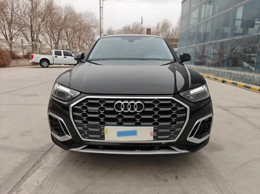 2022 Audi Q5L 2.0T 190HP L4 7DCT,autocango,china used car exporter,china ev exporter,chinese used car exporter,chinese used ev exporter