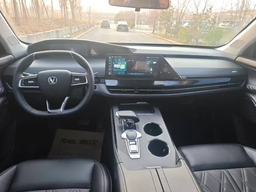 2024 ChangAn UNI-K 2.0T 233HP L4 8AT,autocango,china used car exporter,china ev exporter,chinese used car exporter,chinese used ev exporter