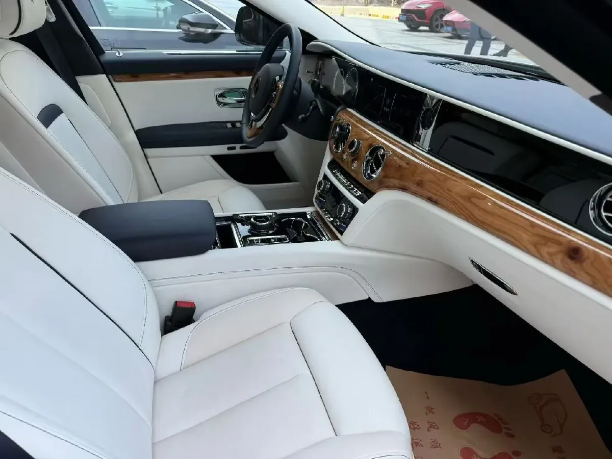 2021 Rolls-Royce Ghost 6.7T 571HP V12 8AT,autocango,china used car exporter,china ev exporter,chinese used car exporter,chinese used ev exporter