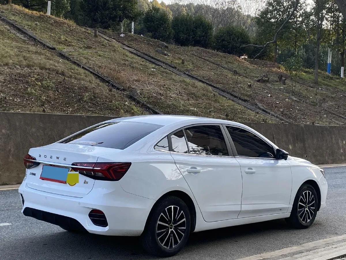2021 Roewe i5 1.5L 120HP L4 CVT,autocango,china used car exporter,china ev exporter,chinese used car exporter,chinese used ev exporter
