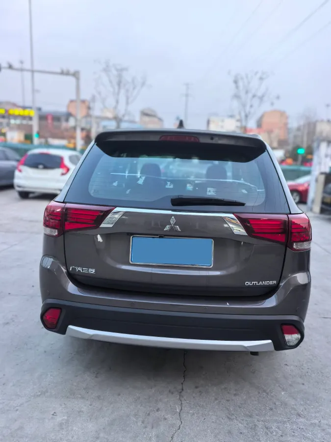 2018 Mitsubishi Outlander 2.0L 166HP L4 CVT,autocango,china used car exporter,china ev exporter,chinese used car exporter,chinese used ev exporter