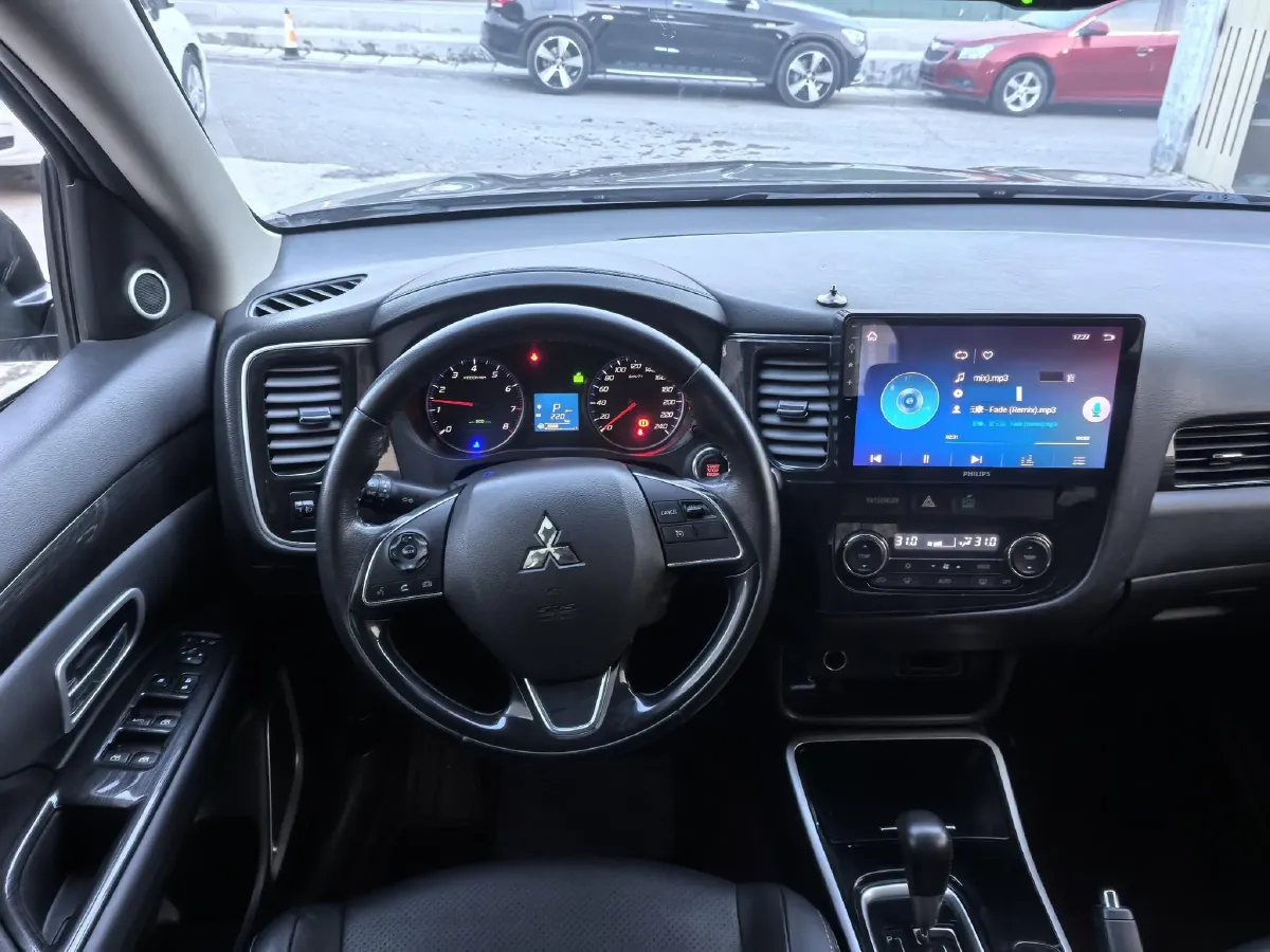 2018 Mitsubishi Outlander 2.0L 166HP L4 CVT,autocango,china used car exporter,china ev exporter,chinese used car exporter,chinese used ev exporter