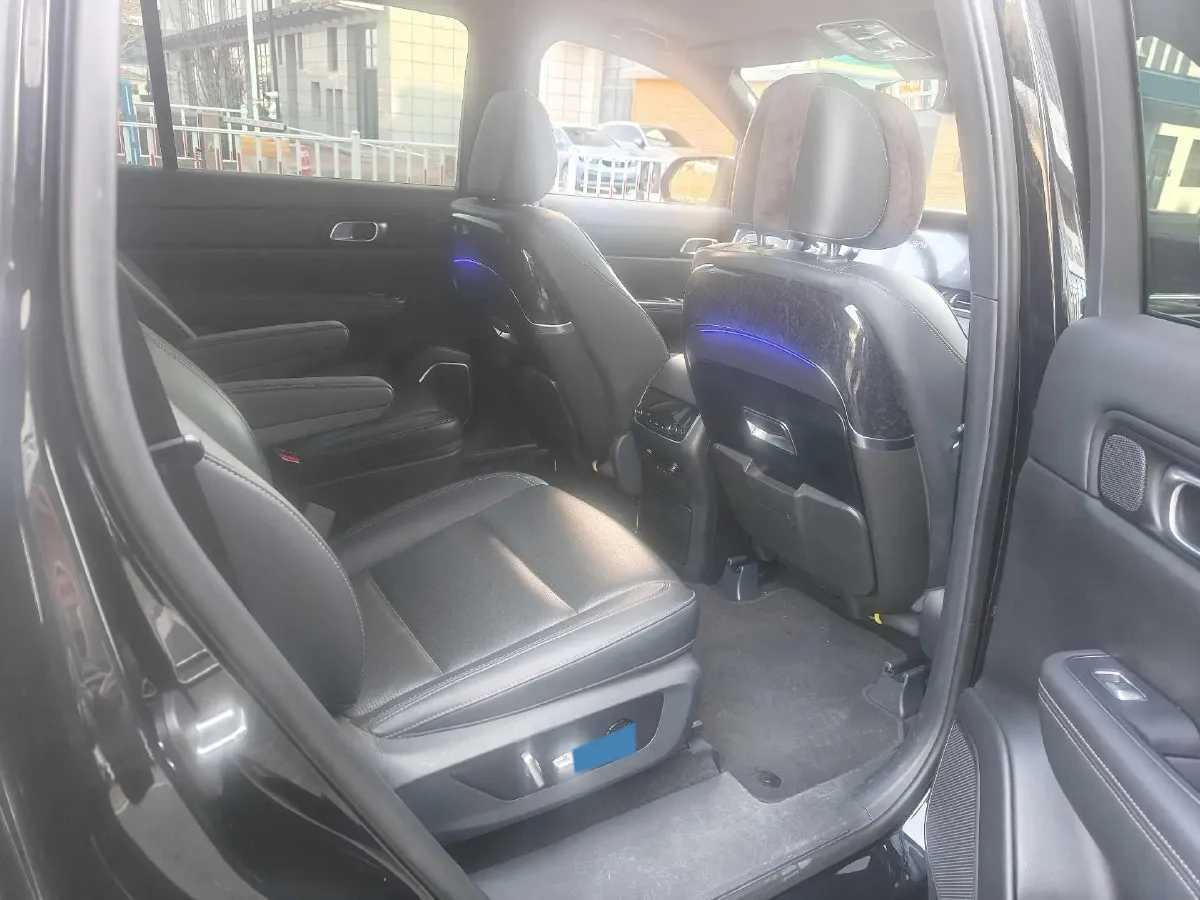 2021 Li ONE Range Extended 131HP REEV 40.5KWH,autocango,china used car exporter,china ev exporter,chinese used car exporter,chinese used ev exporter