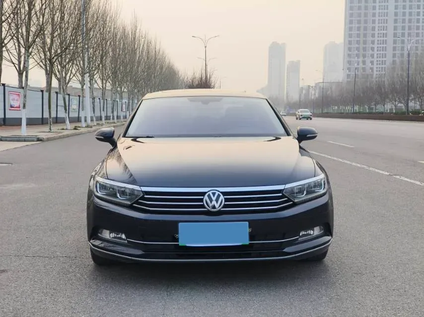 2019 Volkswagen Magotan 2.0T 186HP L4 7DCT,autocango,china used car exporter,china ev exporter,chinese used car exporter,chinese used ev exporter