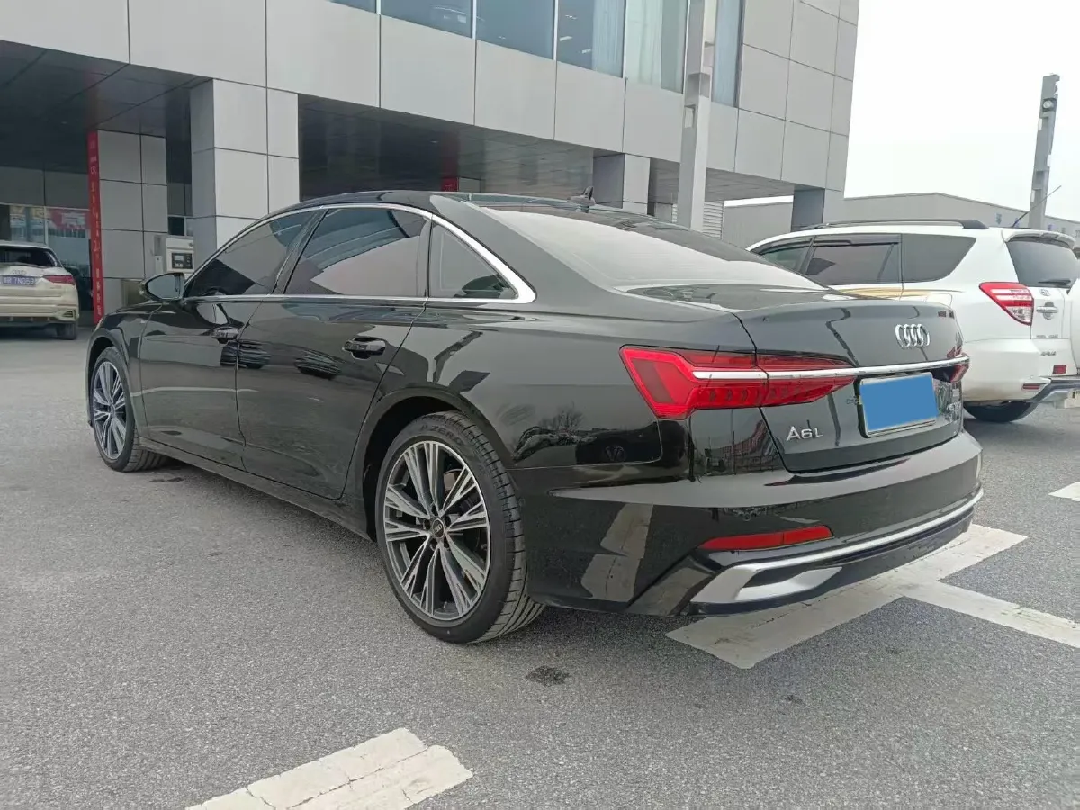 2024 Audi A6L 2.0T 245HP L4 7DCT,autocango,china used car exporter,china ev exporter,chinese used car exporter,chinese used ev exporter