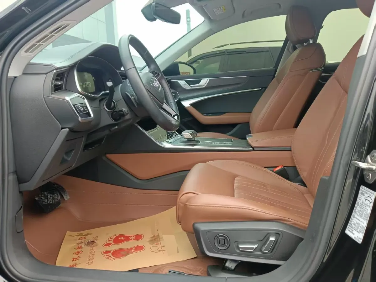 2024 Audi A6L 2.0T 245HP L4 7DCT,autocango,china used car exporter,china ev exporter,chinese used car exporter,chinese used ev exporter