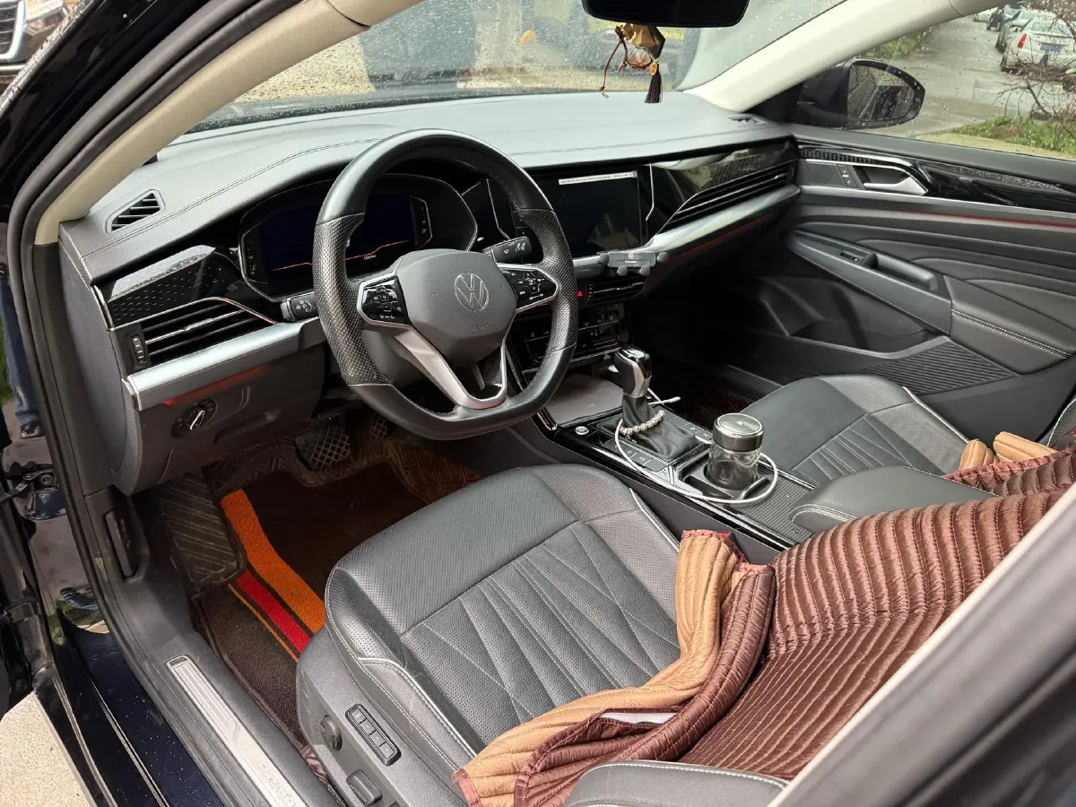 2023 Volkswagen Passat 2.0T 186HP L4 7DCT,autocango,china used car exporter,china ev exporter,chinese used car exporter,chinese used ev exporter