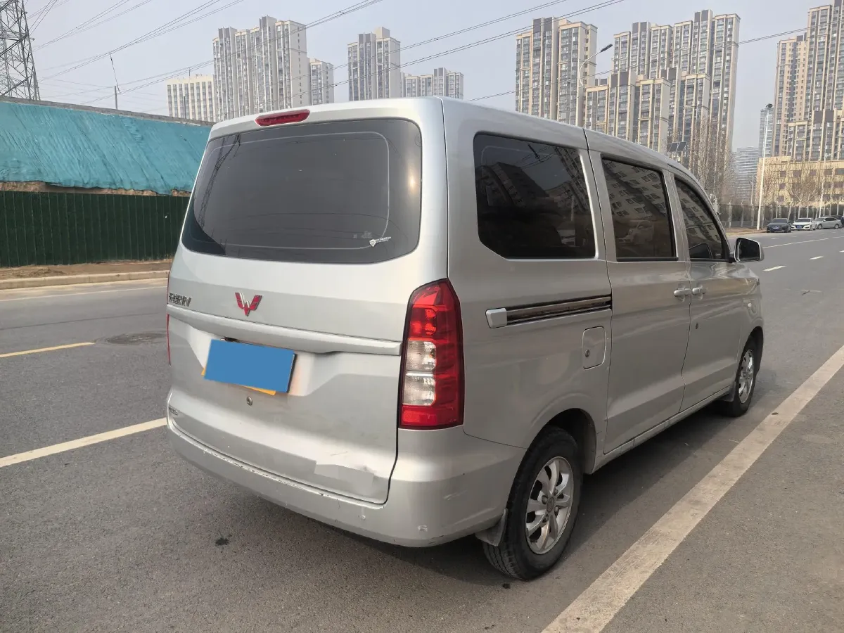 2019 WuLing HongGuang V 1.5L 99HP L4 6MT,autocango,china used car exporter,china ev exporter,chinese used car exporter,chinese used ev exporter