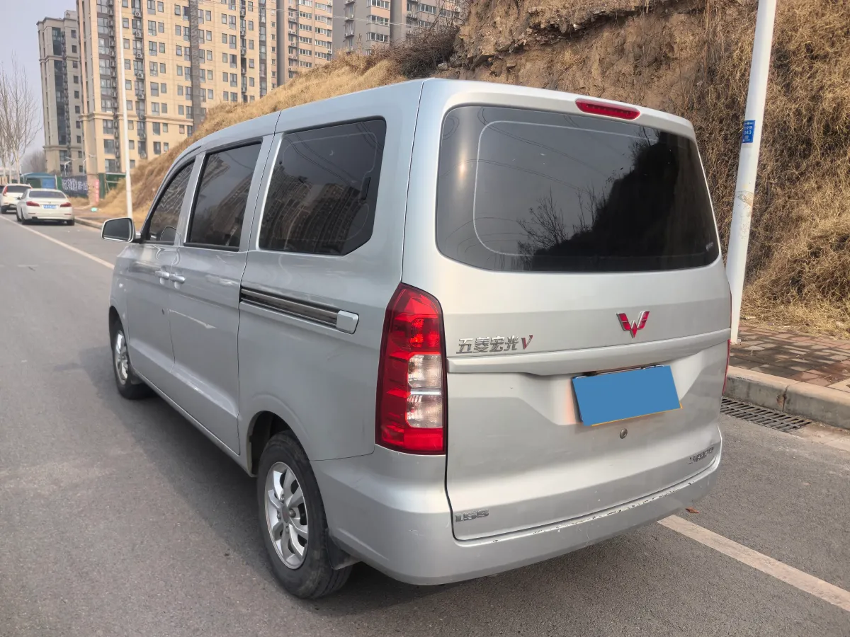 2019 WuLing HongGuang V 1.5L 99HP L4 6MT,autocango,china used car exporter,china ev exporter,chinese used car exporter,chinese used ev exporter