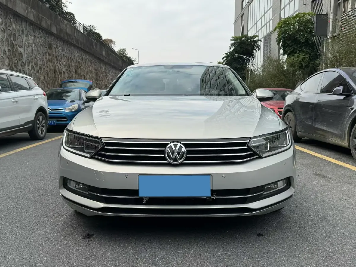 2018 Volkswagen Magotan 1.8T 180HP L4 7DCT,autocango,china used car exporter,china ev exporter,chinese used car exporter,chinese used ev exporter
