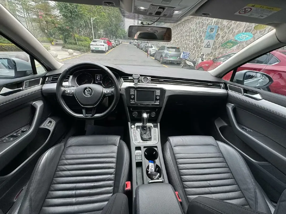 2018 Volkswagen Magotan 1.8T 180HP L4 7DCT,autocango,china used car exporter,china ev exporter,chinese used car exporter,chinese used ev exporter