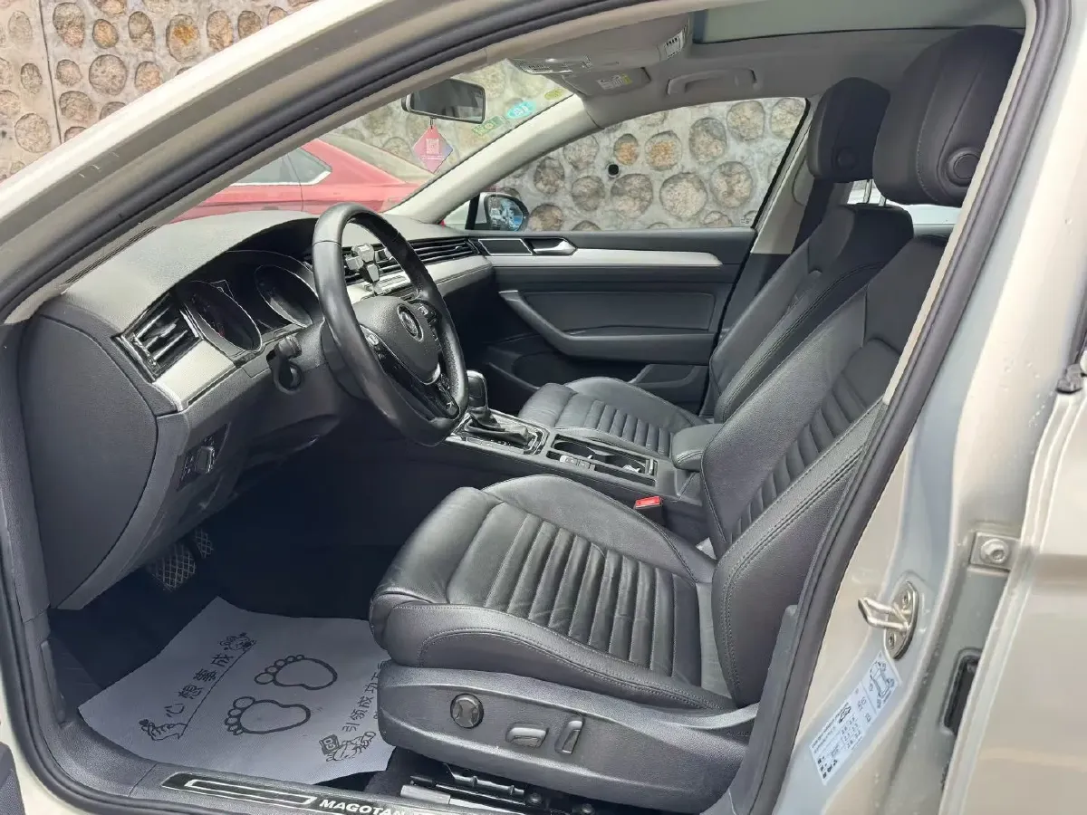 2018 Volkswagen Magotan 1.8T 180HP L4 7DCT,autocango,china used car exporter,china ev exporter,chinese used car exporter,chinese used ev exporter