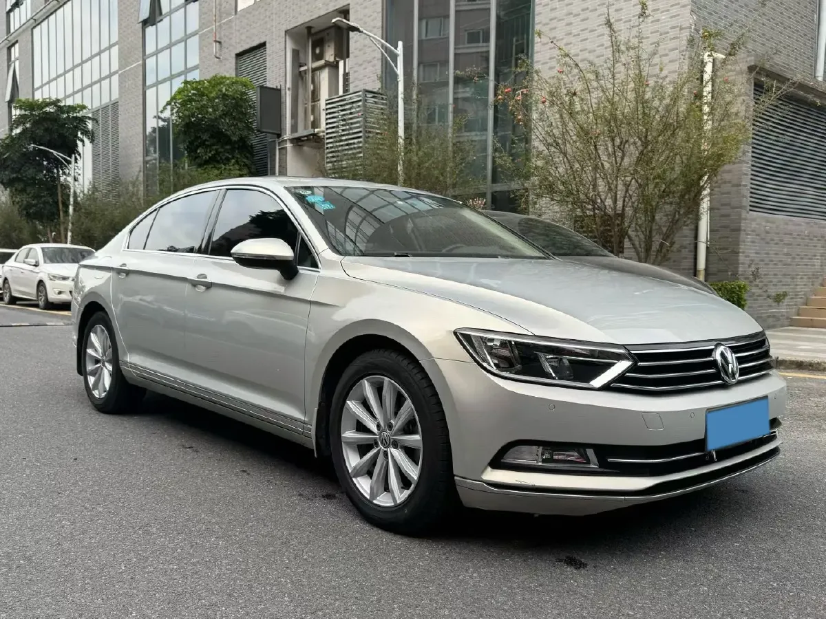 2018 Volkswagen Magotan 1.8T 180HP L4 7DCT,autocango,china used car exporter,china ev exporter,chinese used car exporter,chinese used ev exporter