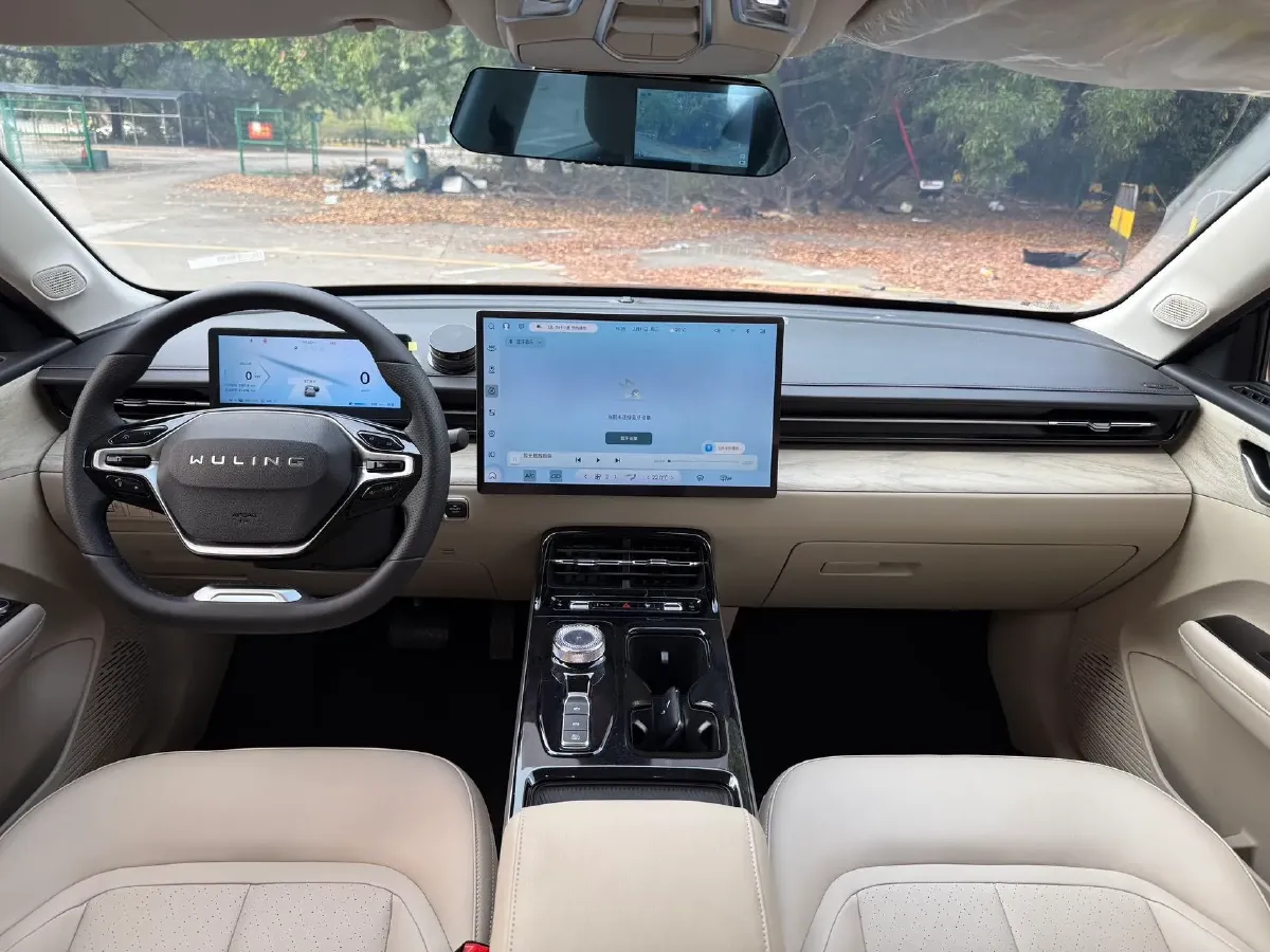 2023 WuLing XingGuang 1.5L 106HP L4 E-CVT PHEV 20.5KWH,autocango,china used car exporter,china ev exporter,chinese used car exporter,chinese used ev exporter